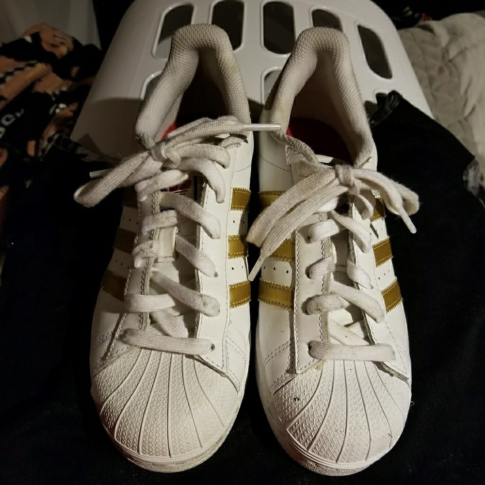 Adidas tennis shoes